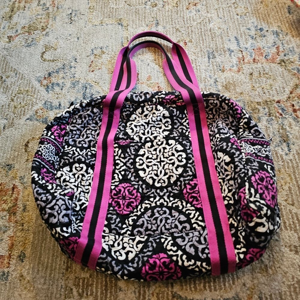 Vera Bradley Tote With Front Pocket. Like New! 16 X 12 X 6 - Picture 2 of 3